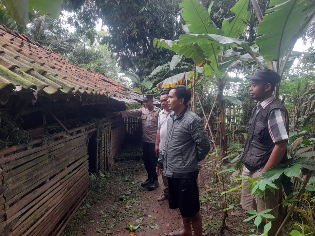 Polsek Rancah Datangi TKP Pencurian Hewan Ternak Warga di Desa Kawunglarang