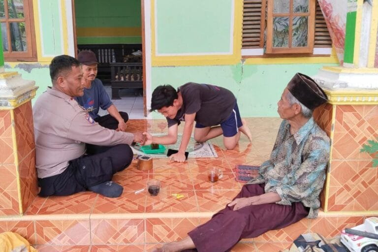 Jaga Harkamtibmas Yang Kondusif, Polsek Banjarsari Cooling System ke Tomas Cikaso