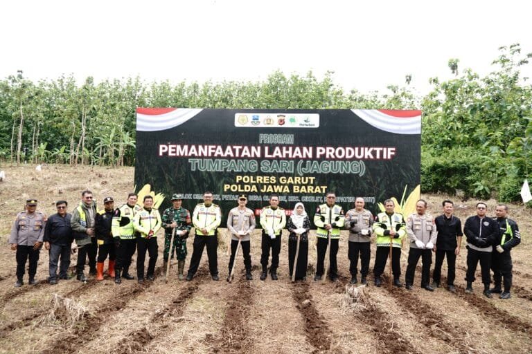 Wakapolda Jabar, Pimpin Pemanfaatan Lahan Tumpangsari (Jagung) di Garut