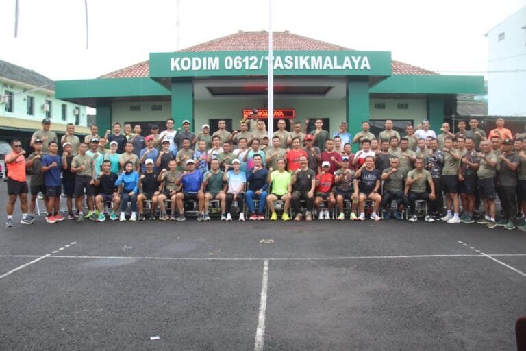 Kodim 0612/Tasikmalaya Gelar Fun Run Bersama Komunitas Lari di Makodim 0612/Tsm
