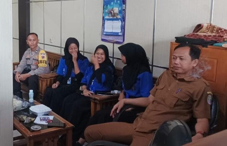 Soliditas Polri-Pemerintah Jaga Kamtibmas, Polsek Ciamis Cooling System ke Perangkat Desa Sadananya