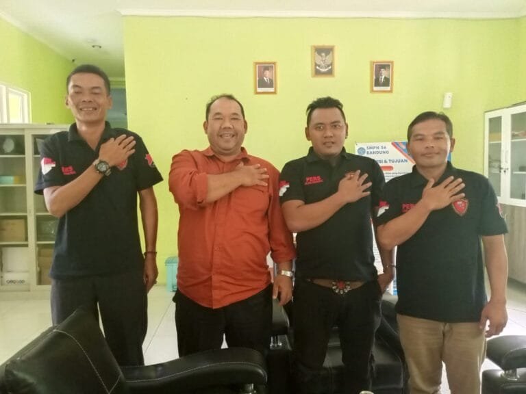 Silaturahmi Penuh Kedekatan Bersama Kepala Sekolah SMPN 56, Ferry Timorochmadi, S.Pd