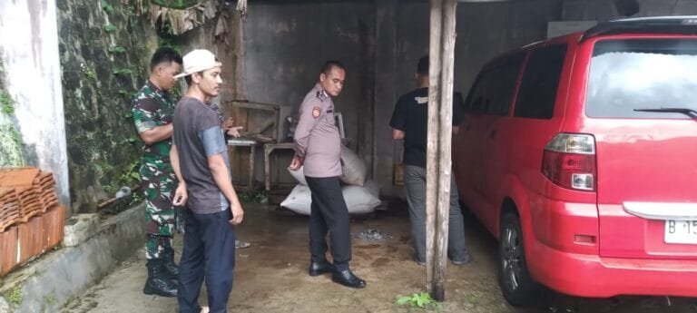 Personel Polsek Kawali Datangi TKP Pencurian Ranmor di Sebuah Garasi Rumah