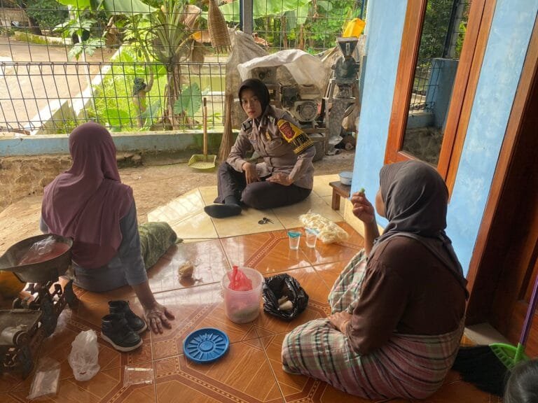 Cooling System, Polsek Ciamis Polres Ciamis Koorkom Bareng Warga Desa Sukajadi