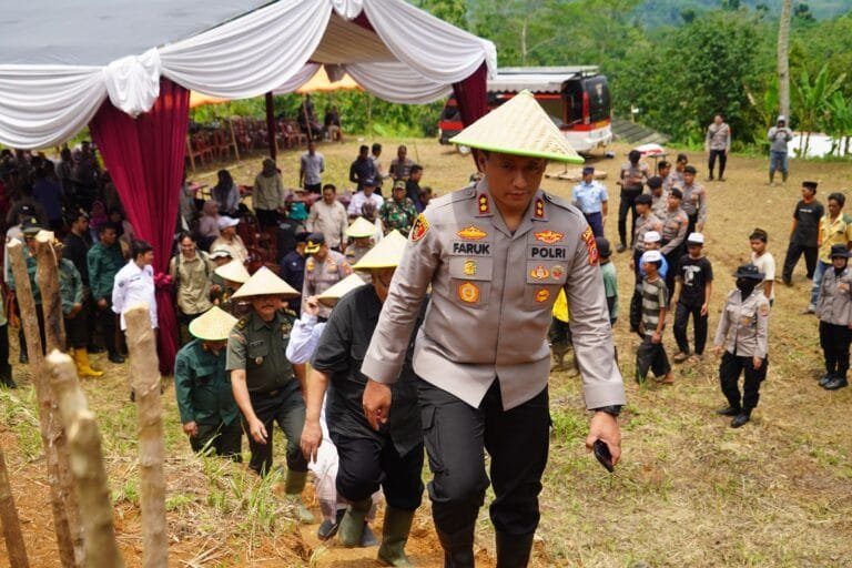 Polres Tasikmalaya Kota Dukung Program Pemerintah lakukan Penanaman Jagung Serentak