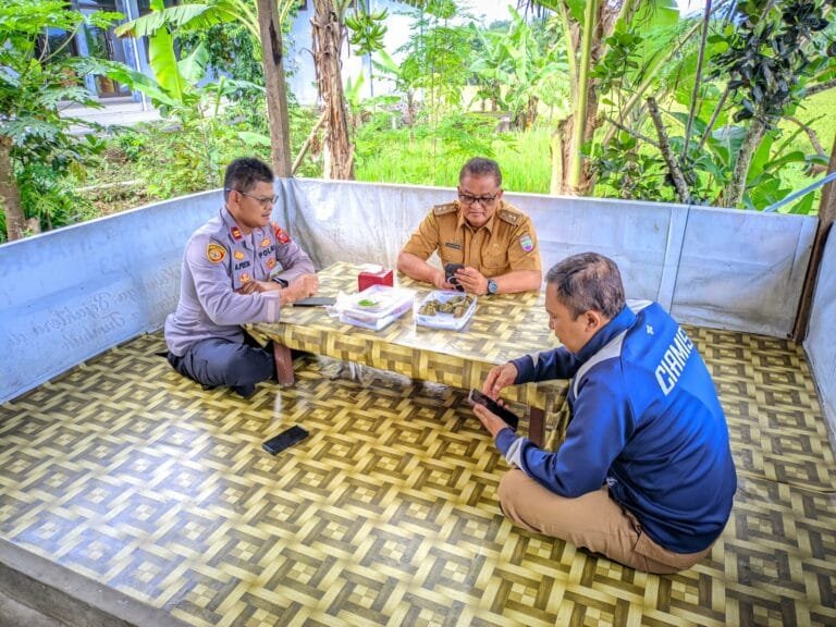 Kapolsek Cihaurbeuti Koorkom Bareng Sekmat Cihaurbeuti Wujudkan Situasi Kamtibmas Kondusif