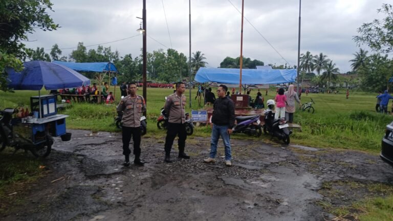 Polsek Ciamis Polres Ciamis Beri Pengamanan Turnamen Sepak Bola Tut Wuri Handayani Cup