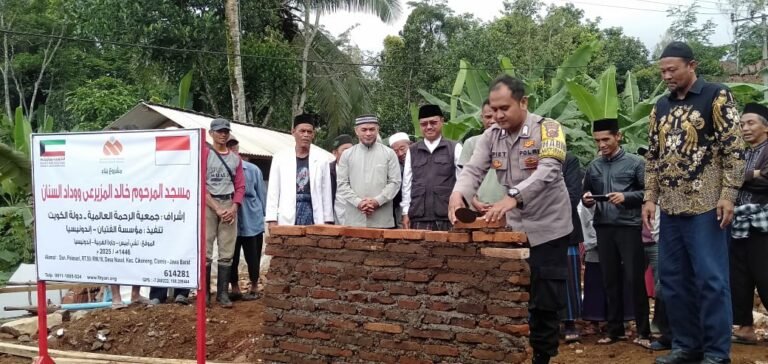 Polsek Cikoneng Polres Ciamis Hadiri Peletakan Batu Pertama Pembangunan Masjid di Desa Nasol