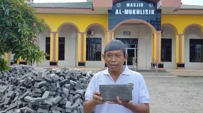 Rutan Kelas I Medan Antar 5000 Paving Block Pesanan Mesjid Al-Mukhlisin Helvetia