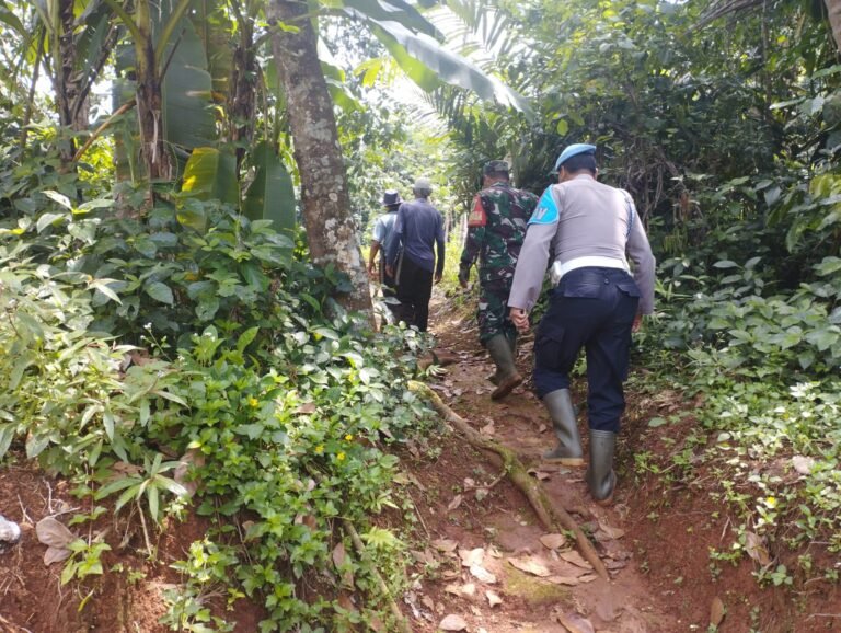 Polri Bersama Warga Gelar Doa Bersama dan Pencarian Massal Orang Hilang di Sukadana, Ciamis