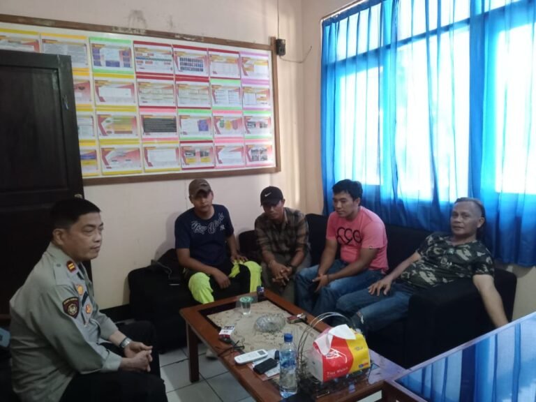 Ciptakan Harkamtibmas, Polsek Sukadana Polres Ciamis Silaturahmi dan Koorkom Bareng Ormas