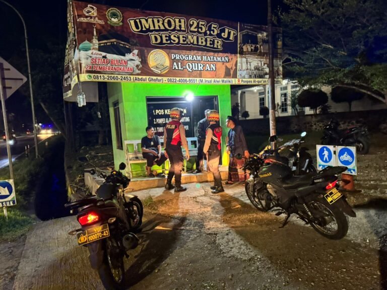 Humanis, Pasukan Patroli Roda 2 Samapta Polres Ciamis Beri Imbauan Kamtibmas ke Ponpes Cijantung