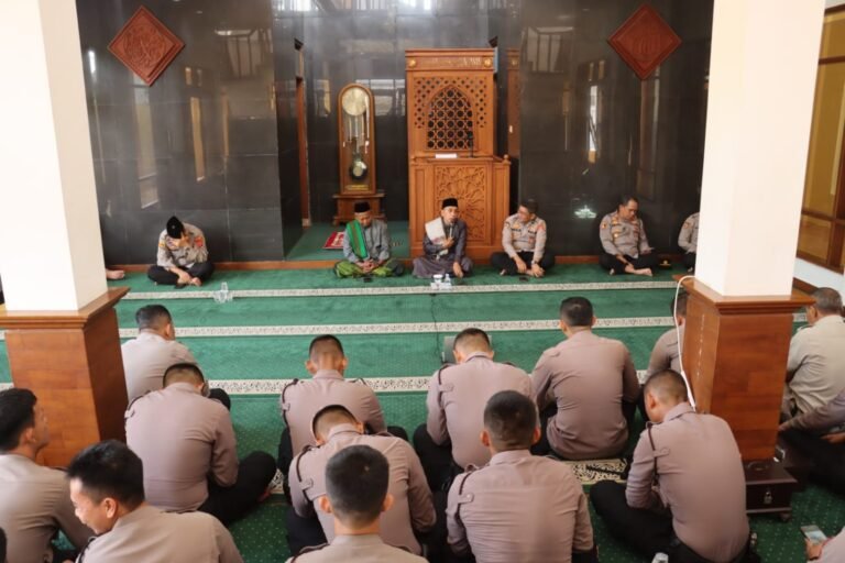 Perkuat Mental, Polres Ciamis Intens Beri Pembinaan Rohani ke Anggota dan ASN Polri