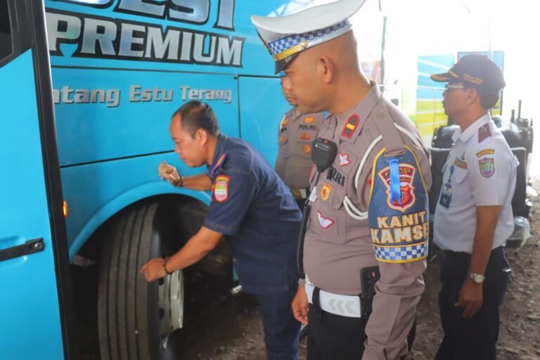 Ops Keselamatan Lodaya 2025, Satlantas Polres Ciamis Rampcheck Bus Pariwisata di Ciamis
