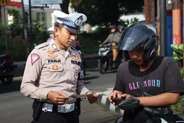 Tingkatkan Kedisiplinan Bayar Pajak, Polres Ciamis dan Bapenda Jabar Gelar Razia KTMDU