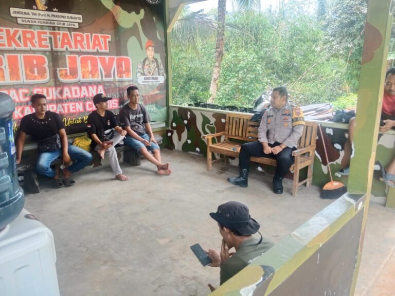 Bhabinkamtibmas Desa Bunter Sambangi Warga Dusun Cibangban, Warga Apresiasi Kehadiran Polisi di Tengah Masyarakat