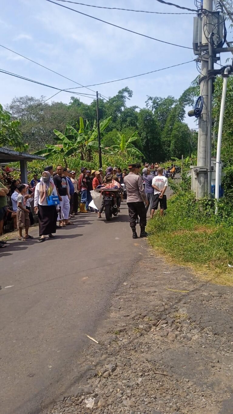 Polisi Evakuasi Kejadian, Temu Mayat di Desa Cipareuan