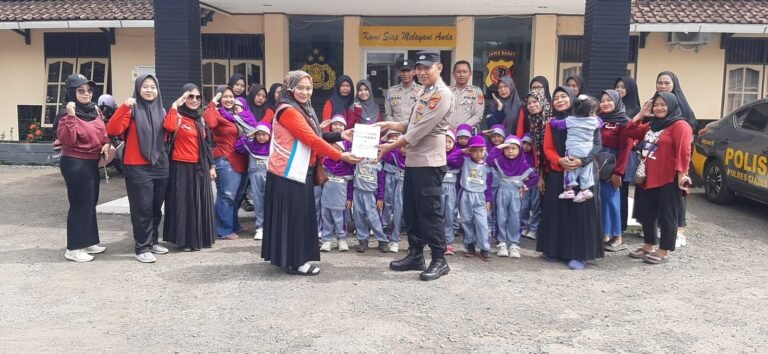 Polsanak, Makopolsek Banjarsari Polres Ciamis Kedatangan Anak RA. Pos Purnama 1 Sindangjaya