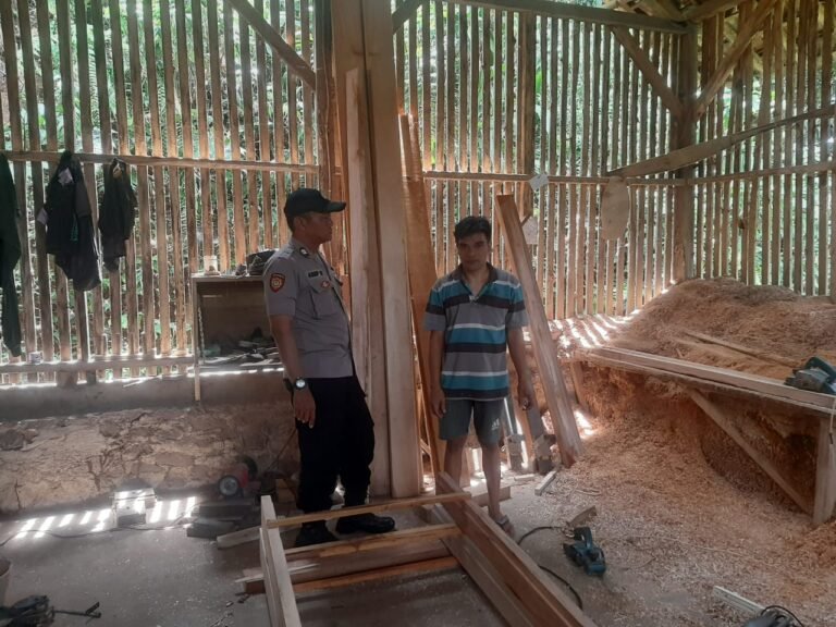 Cooling System, Polsek Cikoneng Polres Ciamis Koorkom Bahaya TPPO ke Warga di Budiasih