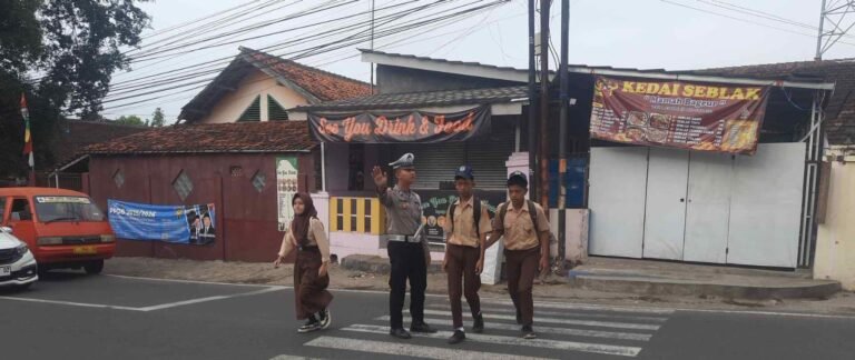 Polres Garut Laksanakan Gatur Rawan Pagi di Beberapa Titik Rawan Kemacetan
