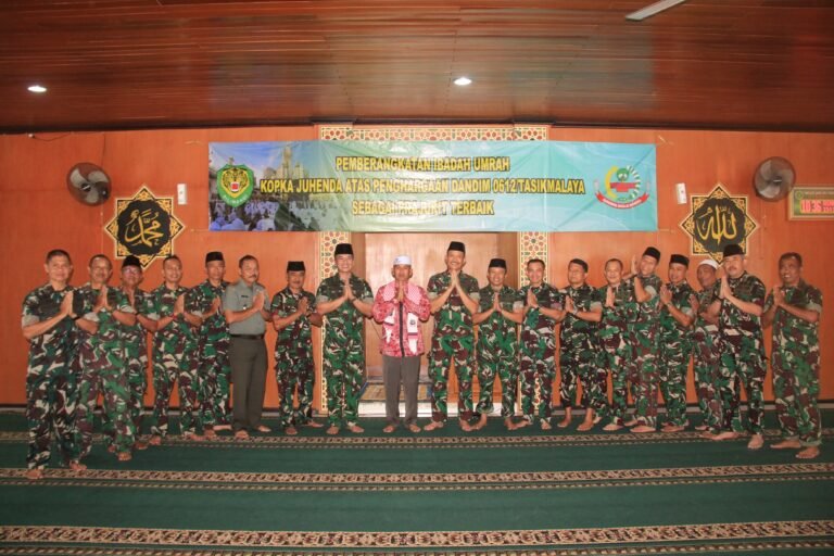 Dandim 0612/Tasikmalaya Berikan Penghargaan Umroh kepada Prajurit Terbaik