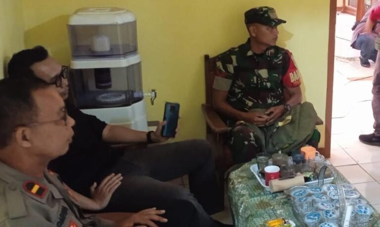 Kanit Binmas Polsek Rancah Gelar Silaturahmi Kamtibmas dengan Kepala Desa Wangunsari