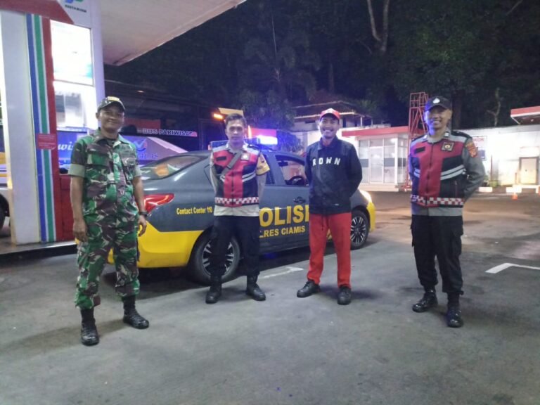 Jaga Harkamtibmas, Polsek Kawali Intensifkan Patroli Gabungan Kewilayahan Saat Malam Hari