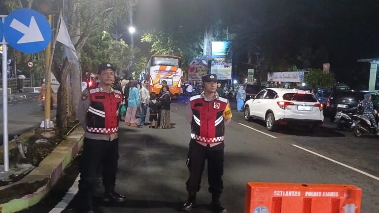 Cipta Kondisi, Polres Ciamis Siagakan Personel PAM Pemberangkatan Study Tour SMK Informatika