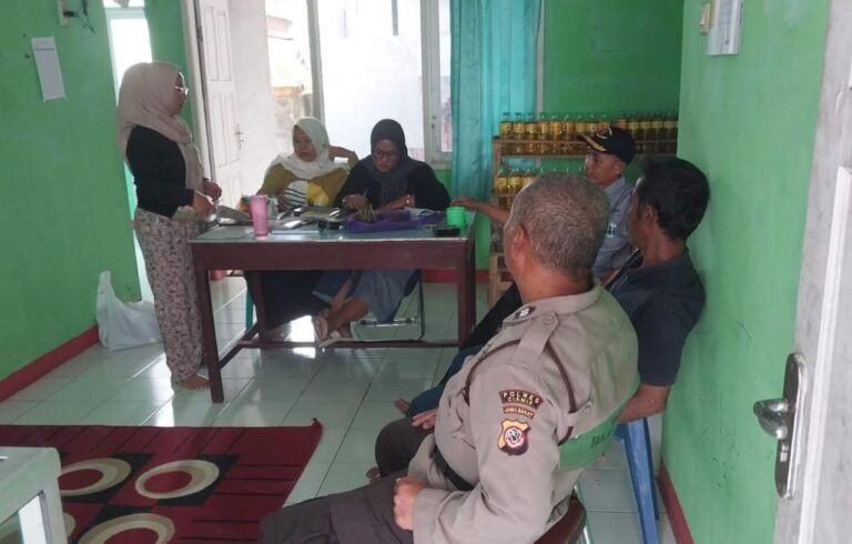 Perkuat Sinergitas, Polsek Panumbangan Polres Ciamis Koorkom Kamtibmas ke Warga Cibeureum