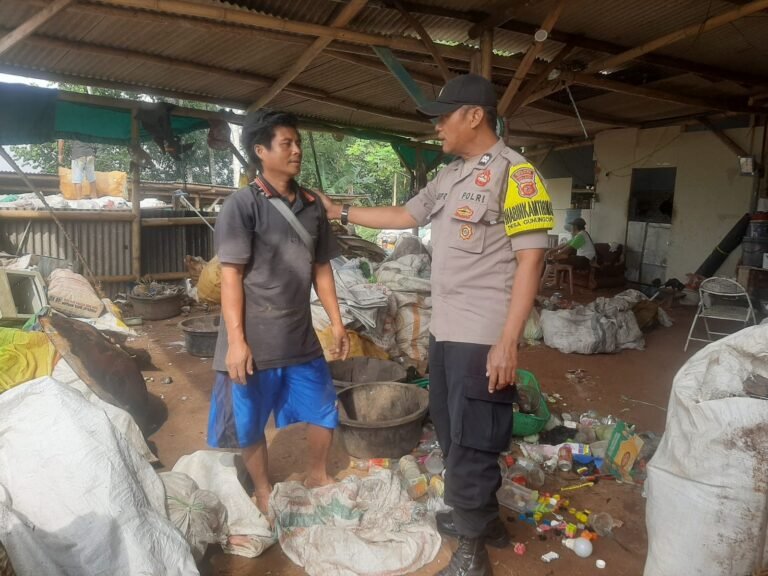 Cooling System, Polsek Cikoneng Polres Ciamis Koorkom Bahaya TPPO ke Warga di Budiasih