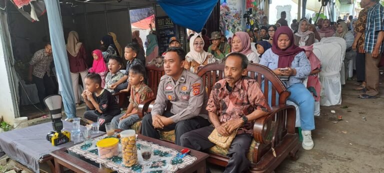 Perkuat Sinergitas, Polsek Cisaga Polres Ciamis Patroli ke Warga Yang Menggelar Syukuran Khitanan