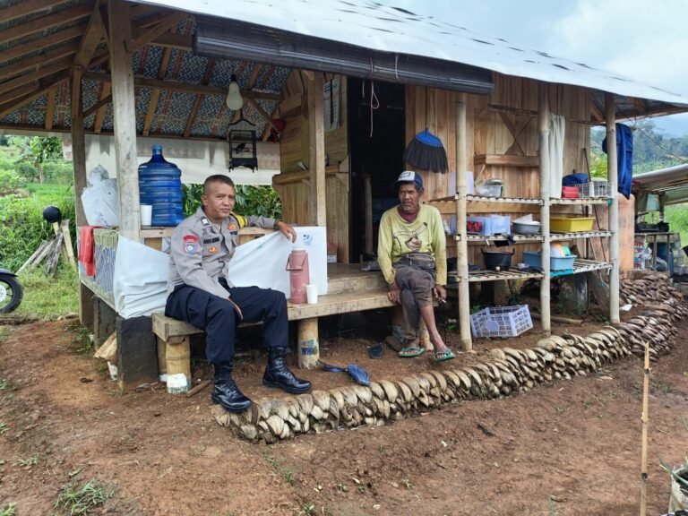 Cooling System, Polsek Cipaku Polres Ciamis Patroli Kamtibmas ke Warga Desa Jalatrang