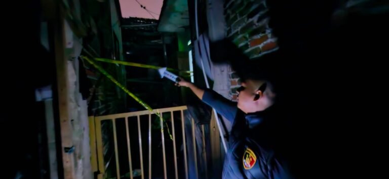 Polsek Tarogong Kidul Cek TKP Kebakaran Dua Rumah di Desa Jayawaras.