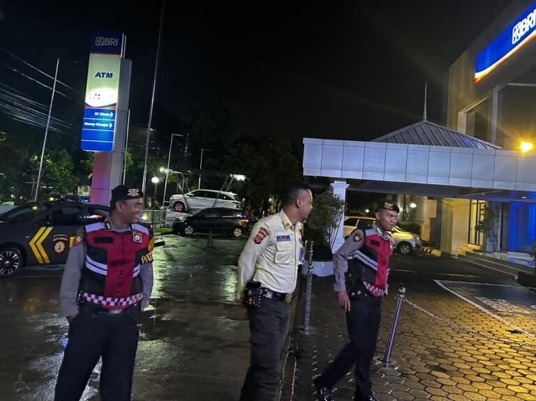 Sat Samapta Polres Ciamis Patroli Kamtibmas ke Obvit, Kantor Perbankan Jadi Sasaran