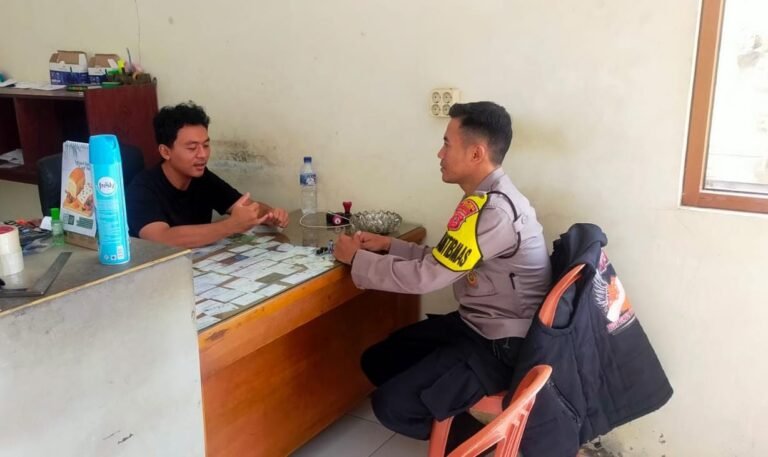 Perkuat Sinergitas, Polsek Cikoneng Datangi Pabrik Golden Gegempalan Beri Imbauan Kamtibmas