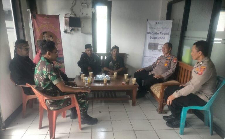 Polsek Leles Kompol Dadang Sumitra.S.Sos. Giat Sambang Ke Tokoh Agama Ciptakan Keamanan di Desa Dano.