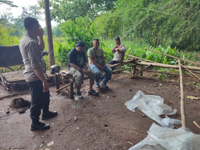Polsek Cibatu Lakukan Penertiban Sabung Ayam