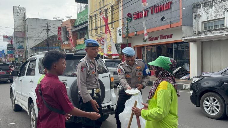 Mewujudkan Polri yang Peduli dan Humanis Sipropam Polres Garut Lakukan Baksos