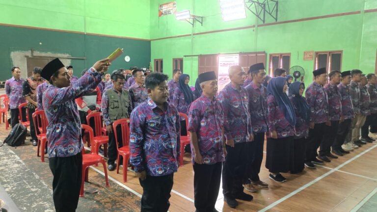 Soliditas Polri dan Pemerintah, Polsek Kawali Hadiri Pelantikan Kepengurusan PPDI Lumbung