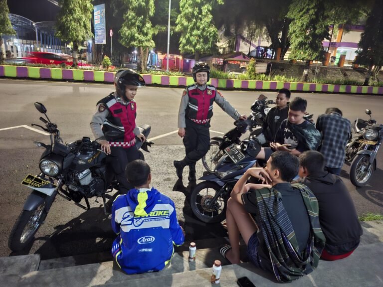 Patroli Biru Sat Samapta Polres Ciamis Tingkatkan Keamanan di Kawasan Pasar