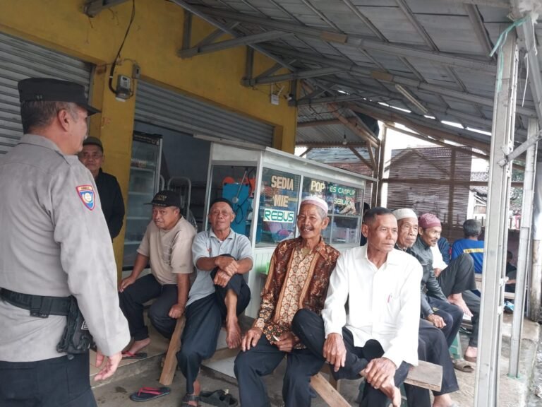 Perkuat Sinergitas, Polsek Panumbangan Polres Ciamis Koorkom Kamtibmas ke Warga Sukapulang