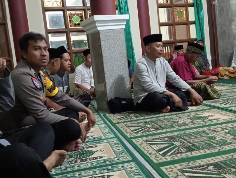 Cooling System Di Awal Ramadan, Polsek Sukadana Koorkom Kamtibmas ke Warga Desa Salakaria