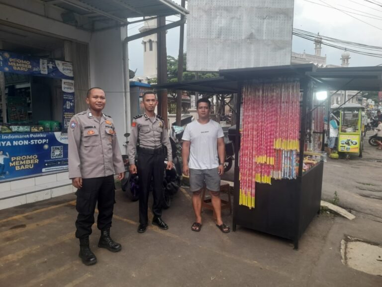 Berikan Rasa Nyaman, Polsek Rajadesa Polres Ciamis Patroli KRYD Saat Waktu Ngabuburit