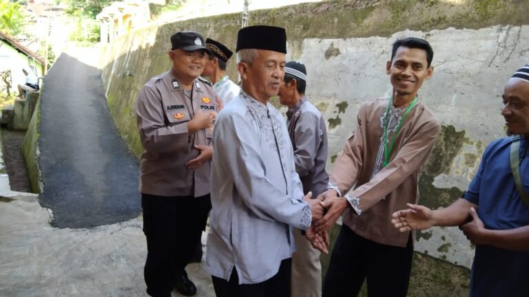 Safari Ramadan 1446 H, Polsek Kawali Ikuti Kegiatan Keagamaan Warga Kecamatan Kawali