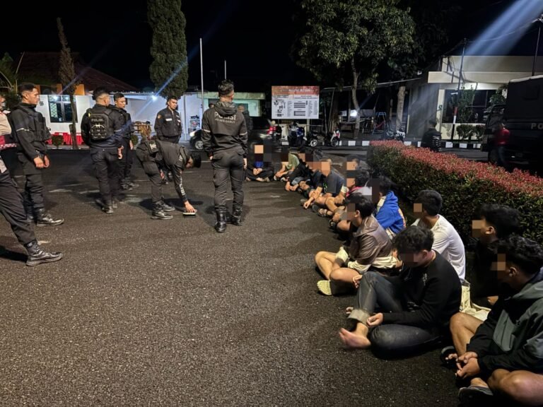 Polres Garut Amankan Kelompok Pemuda yang Terlibat Perjudian Balap Lari