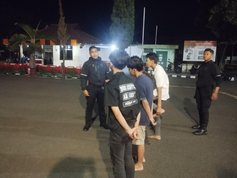 Tim Patroli Sat Samapta Polres Garut Kembali Amankan Pemuda yang Terlibat Aksi Perang Sarung