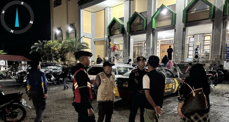 Ciptakan Ketentraman Saat Beribadah, Polres Garut Lakukan Pengamanan Ibadah Tarawih