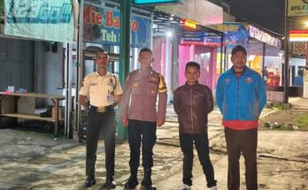 Berikan Rasa Aman, Personel Polsek Kawali Polres Ciamis Patroli Dialogis di Malam Hari 1 IMG 20250310 WA0104
