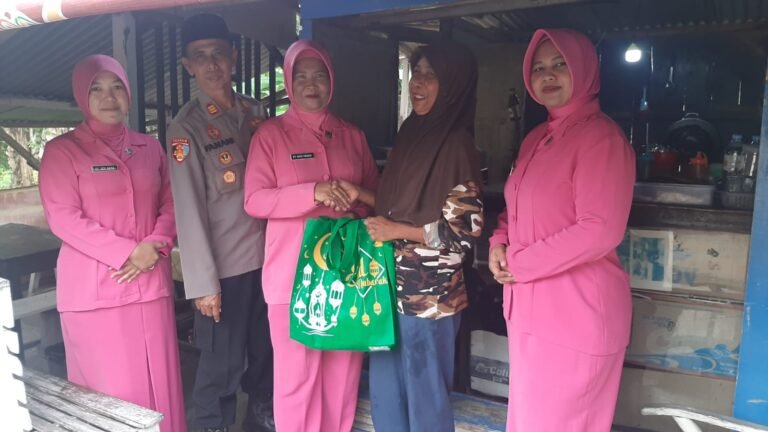 Polsek Banjarsari Berbagi Berkah Ramadhan, Salurkan Bantuan Sembako kepada Warga yang Membutuhkan