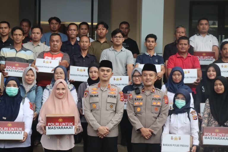 Gelar Bakti Sosial pada Bulan Ramadhan 1446 H, Polres Garut Bagikan 100 Paket Sembako